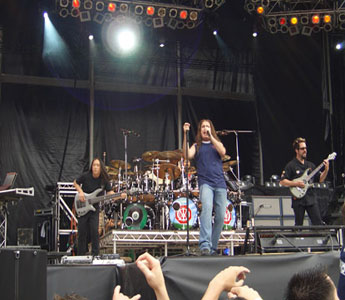 Dream Theater au Parc des Princes de Paris le 25 juin 2005